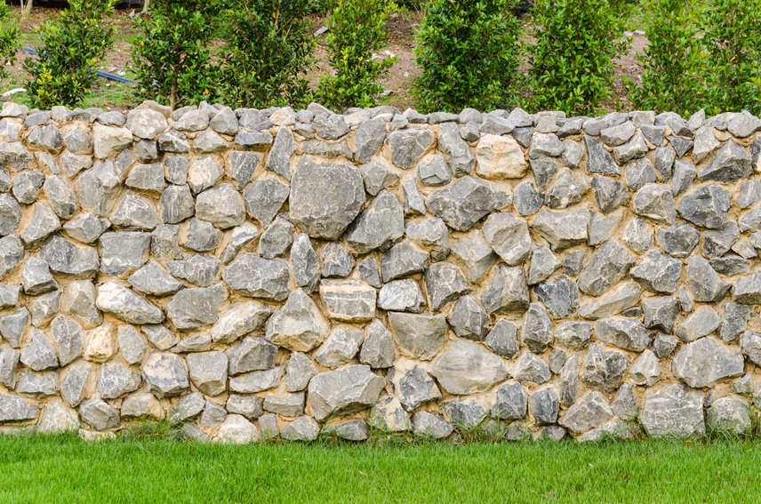 Valla de ocultación. Muro de piedra